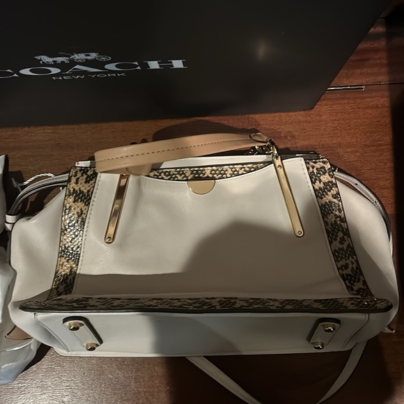 COACH Leather Dreamer Bag worn once excellent condition slight marks on inside - Picture 5 of 8